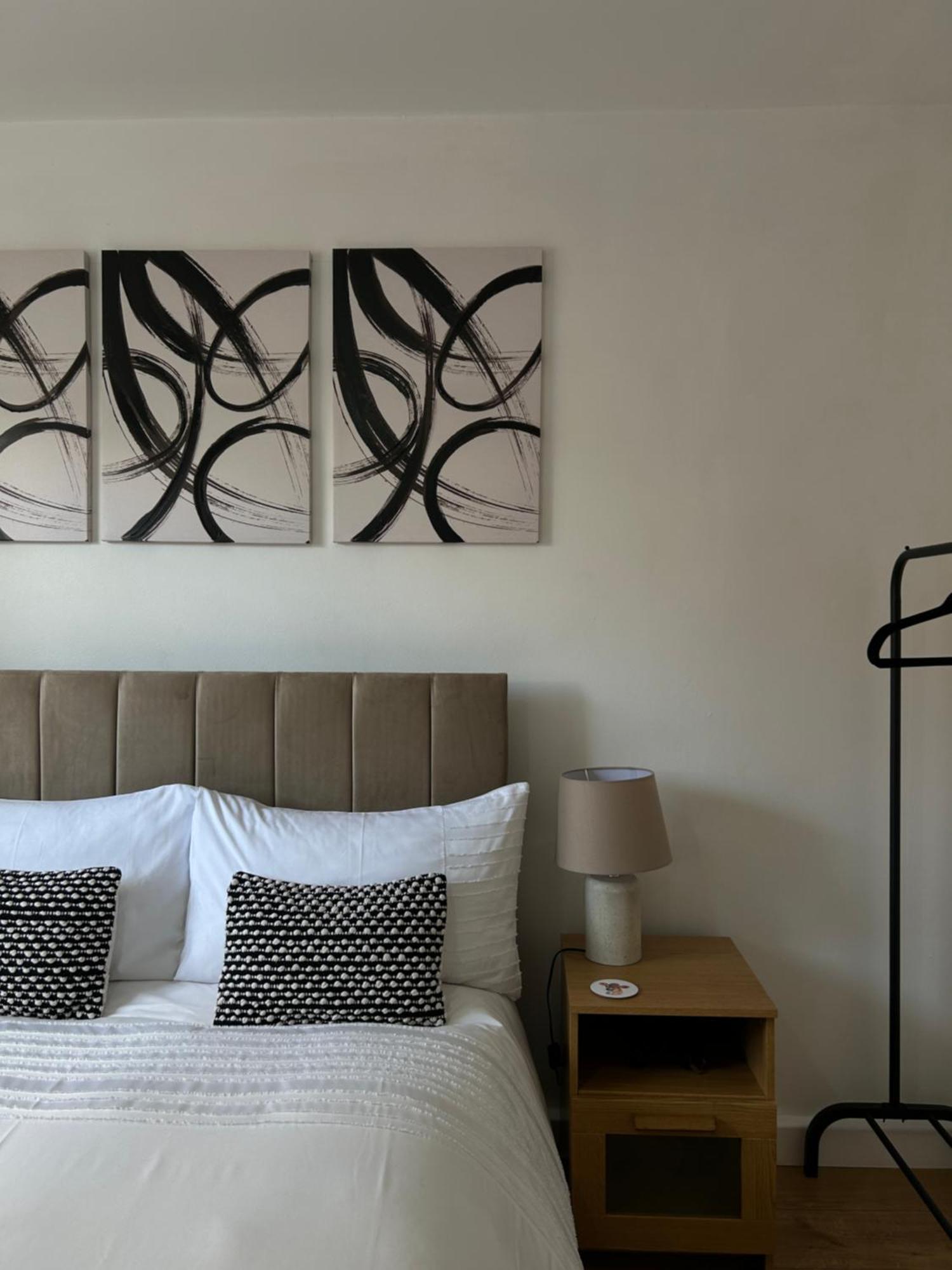 No6 Overnight Stays Free Onsite Parking Hindlip Ngoại thất bức ảnh